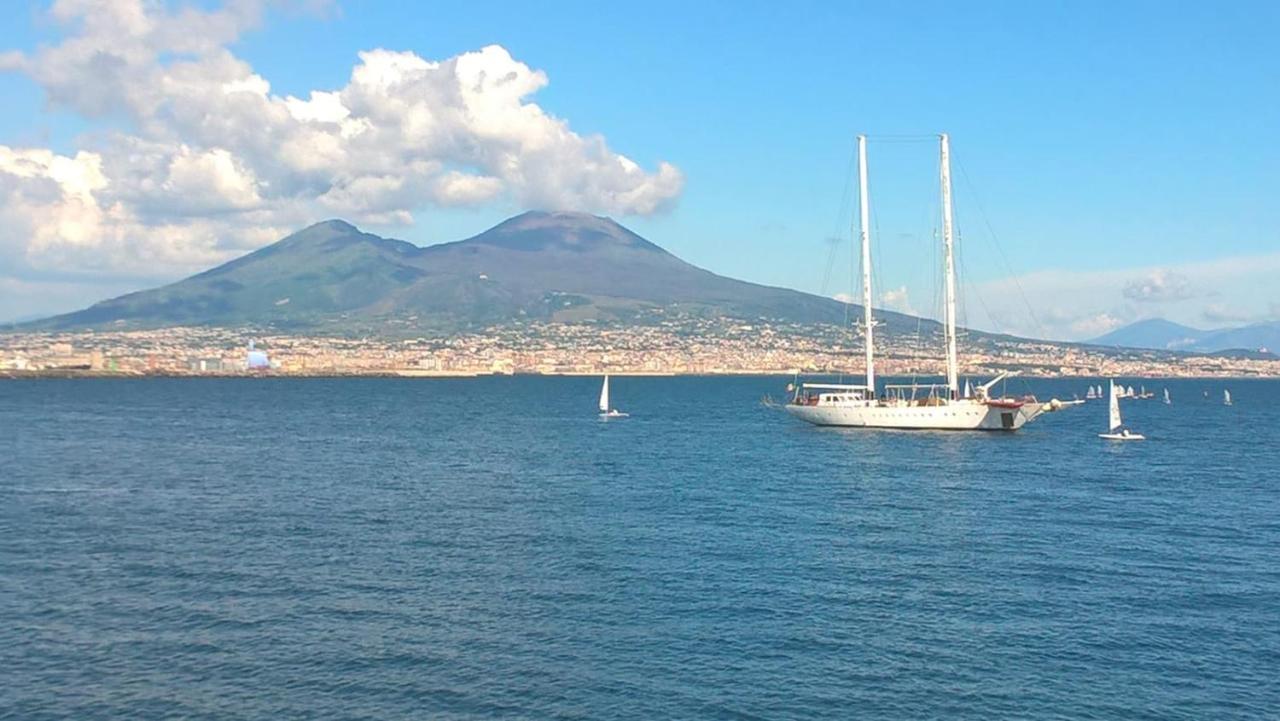 Napoli Storia E Mare Bed & Breakfast Екстериор снимка
